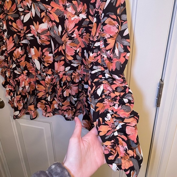 Zac & Rachel Pink and Orange Ruffled 3/4 Sleeve Blouse - Picture 5 of 11
